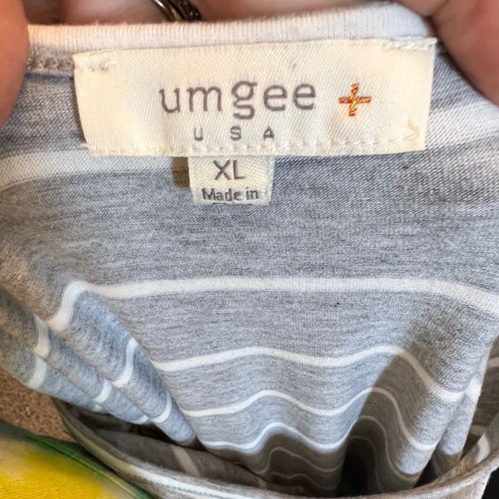Umgee Floral Embroidered Top - Picture 8 of 8